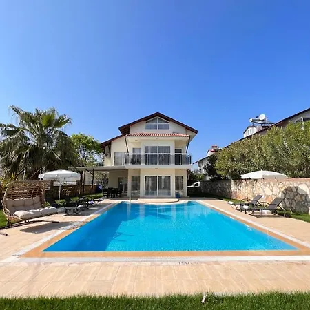 Valley Oludeniz, 4 Bedroom, Large Swimming Pool Vila *